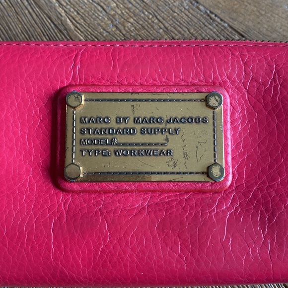 Marc by Marc Jacobs Leather Wallet - Picture 2 of 5